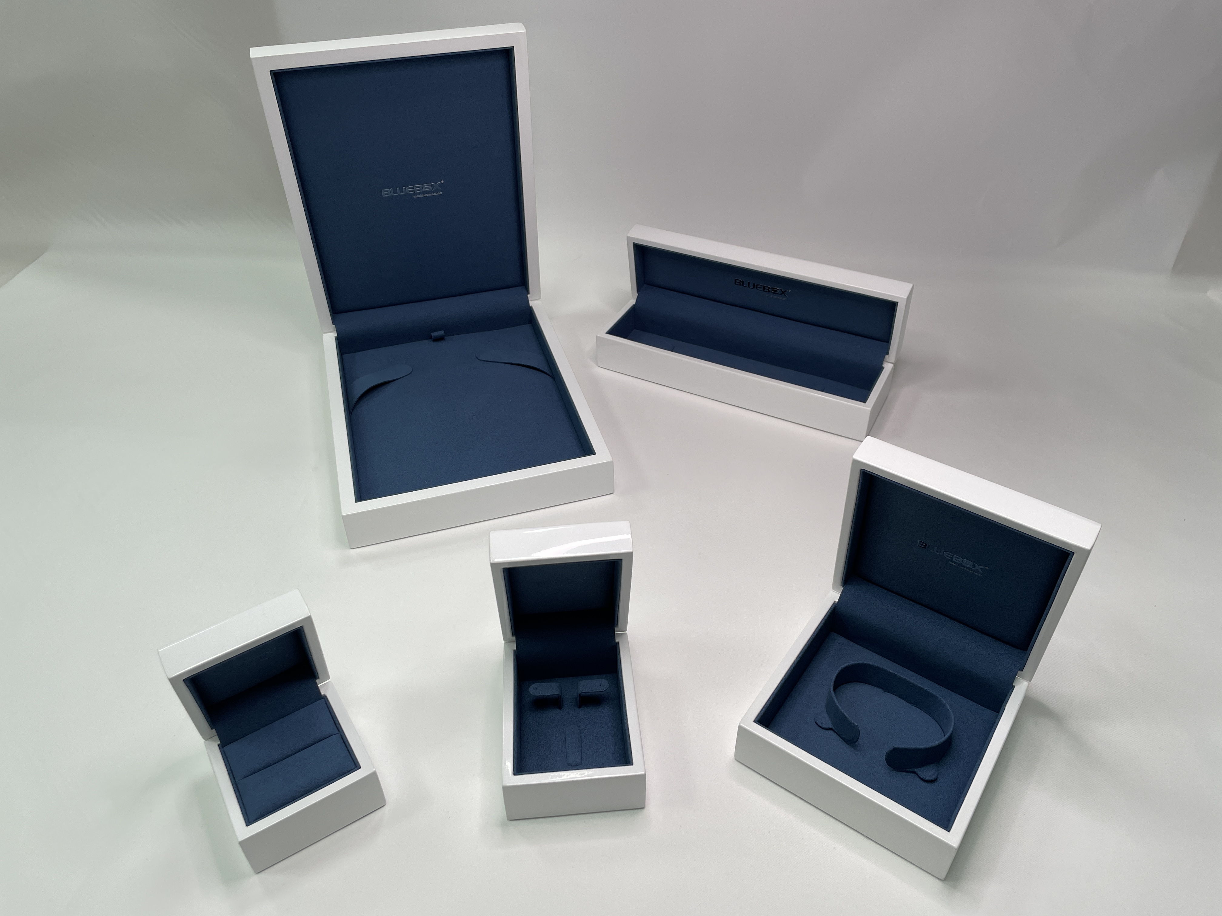 Spray-painted jewelry box